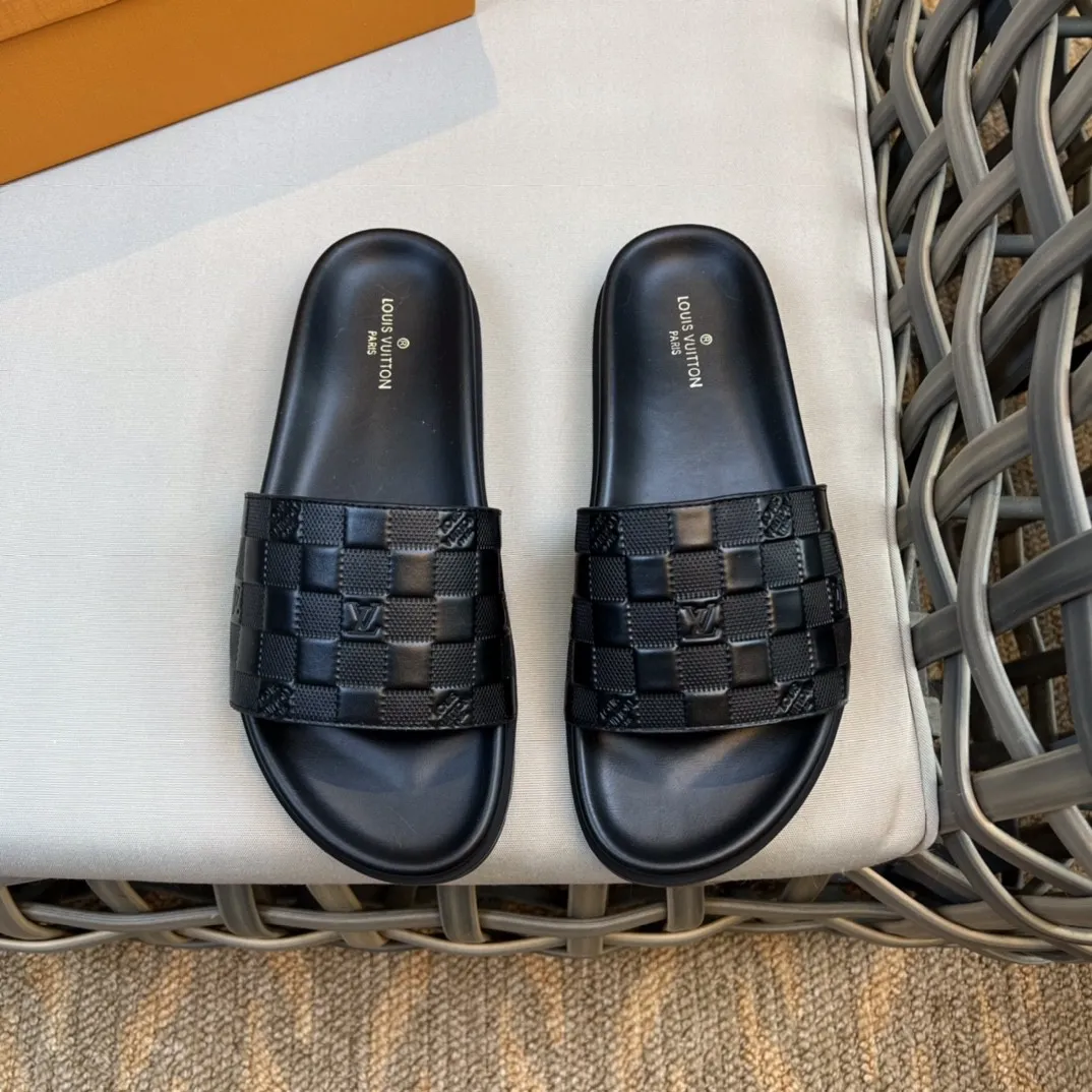 Louis Vuitton papucs